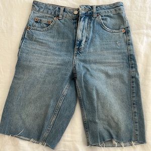 Topshop distressed Bermuda jeans